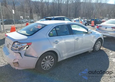 2011 Suzuki Kizashi S z USA, uszkodzony, nr VIN JS2RE9A18B6110093